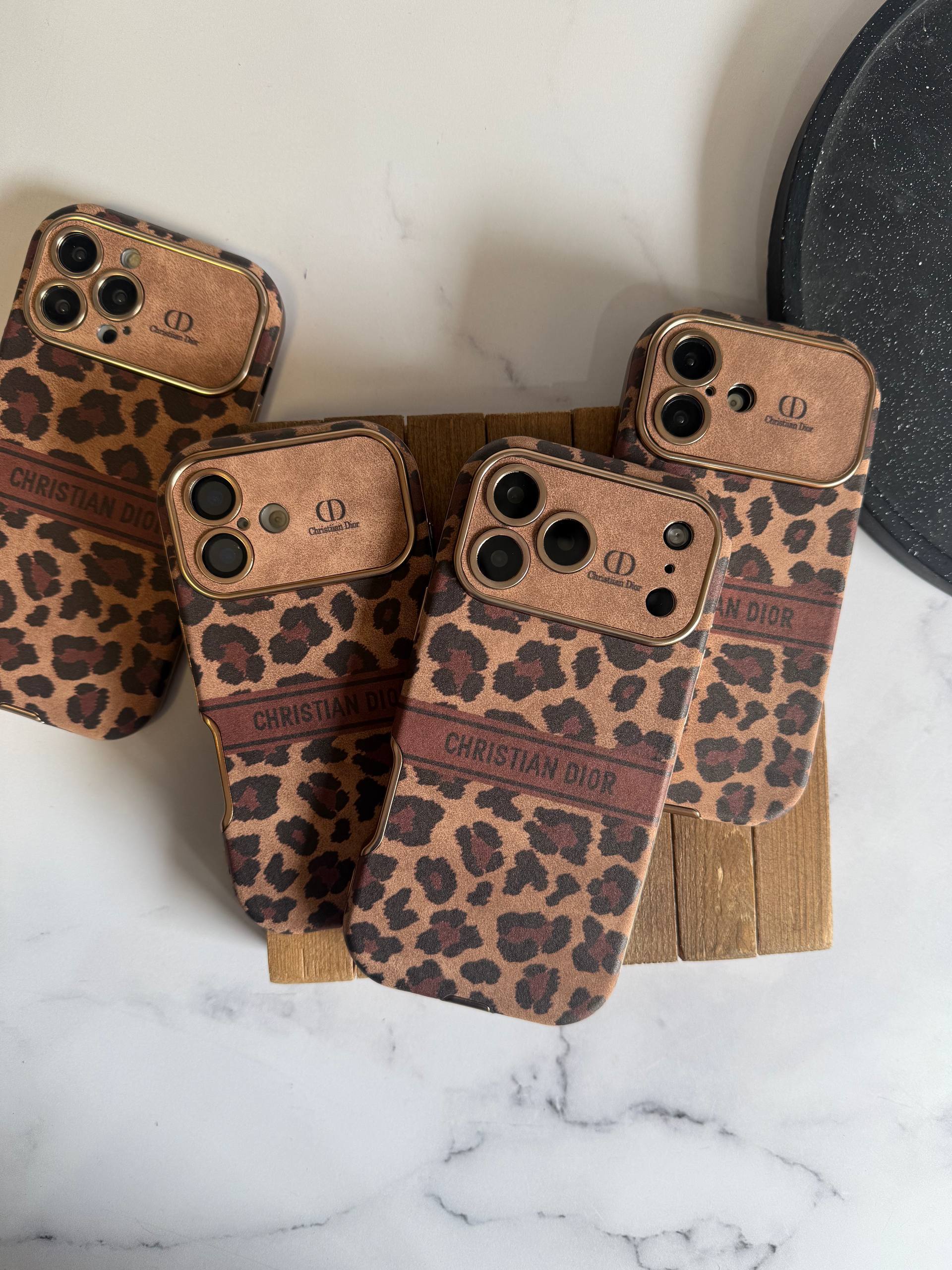 (112)قاب گوشی Dior leopard golden